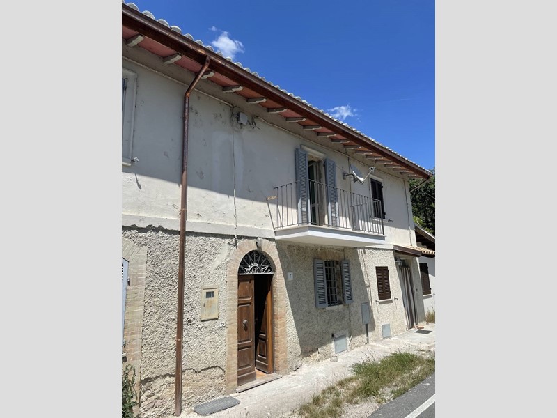 Rustico in Vendita a Preci, 35'000€, 70 m²