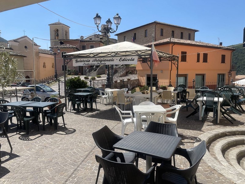 Immobile commerciale in Vendita a Cerreto di Spoleto, 80'000€, 60 m²