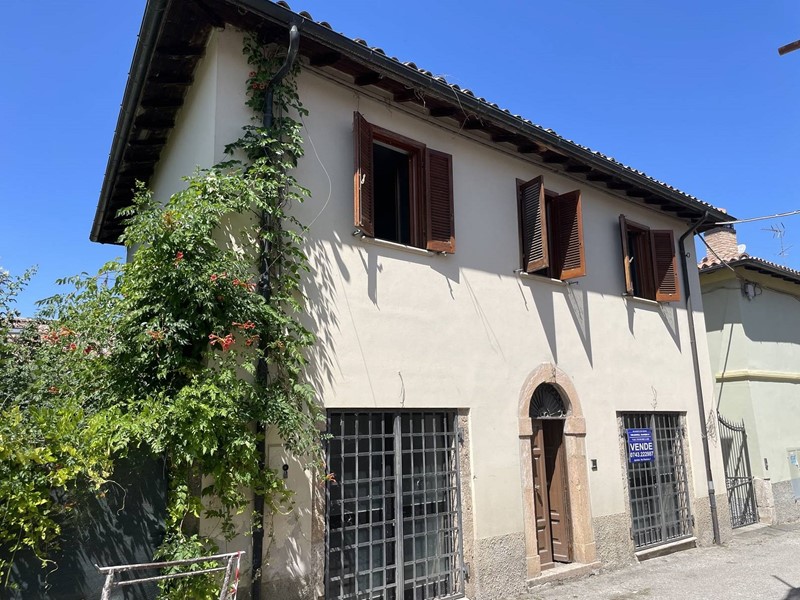 Casa Indipendente in Vendita a Norcia, 200'000€, 135 m²
