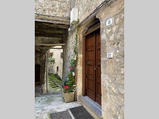 Trilocale in Vendita a Sant'Anatolia di Narco, 26'000€, 55 m²