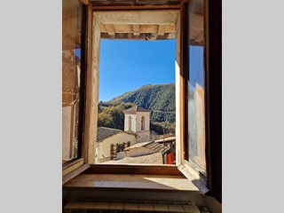 Appartamento in Vendita a Cerreto di Spoleto, 36'000€, 70 m²