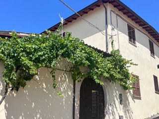 Casa Semi Indipendente in Vendita a Norcia, 85'000€, 218 m²