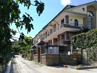 Villa in Vendita a Grottolella, 395'000&euro;, 400 m²