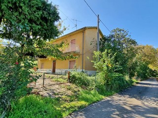 Casa Indipendente in Vendita a Trevico, 29'000&euro;, 105 m²