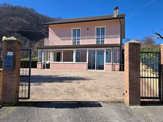 Villa in Vendita a Montemarano, 127'000&euro;, 130 m²