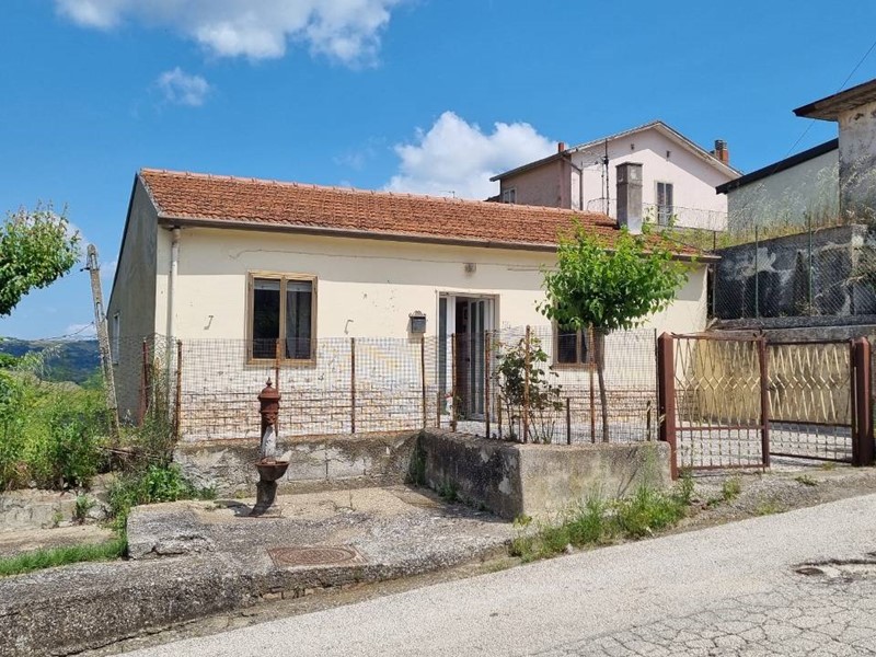 Casa Indipendente in Vendita a Scampitella, 50'000€, 80 m²