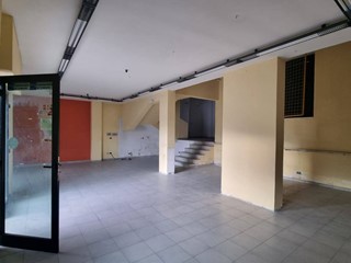 Immobile commerciale in Affitto a Grottaminarda, 750€, 125 m²
