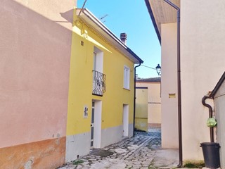 Casa Indipendente in Vendita a San Nicola Baronia, 14'500&euro;, 50 m²