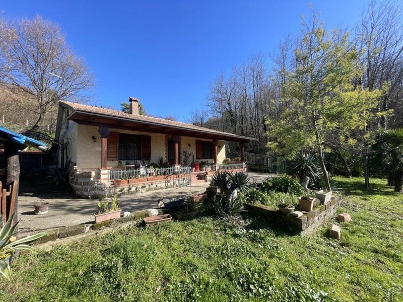 Villa in Vendita a Atripalda, 149'000&euro;, 100 m²