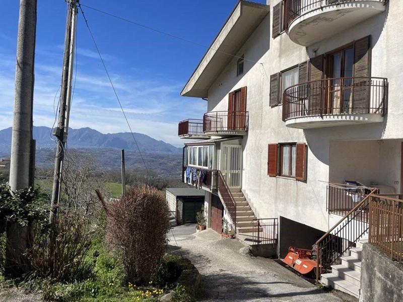 Trilocale in Vendita a Montefalcione, 85'000&euro;, 115 m²