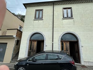 Casa Semi Indipendente in Vendita a Zungoli, 25'000&euro;, 90 m²