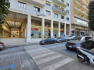 Ufficio in Vendita a Avellino, 468'000&euro;, 510 m²