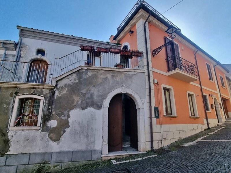 Casa Indipendente in Vendita a Sturno, 63'000&euro;, 70 m²