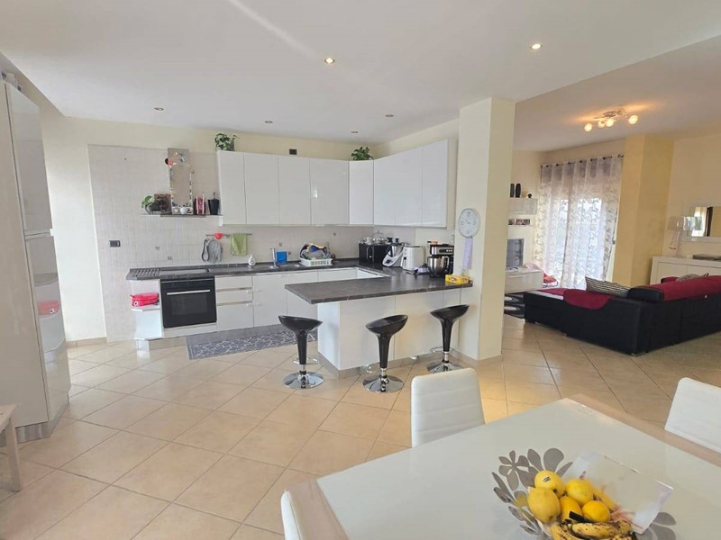 Trilocale in Vendita a Montemarano, 99'000&euro;, 110 m²