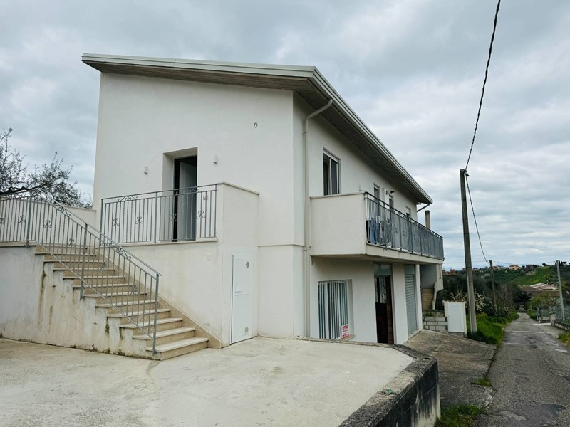 Villa in Vendita a Ariano Irpino, 179'000&euro;, 180 m²