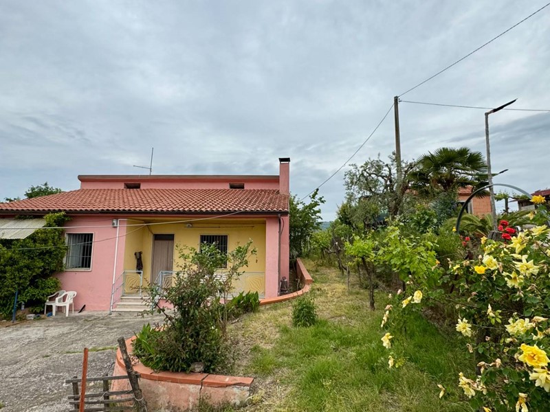 Casa Indipendente in Vendita a Apice, 49'000€, 95 m²