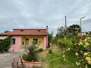 Casa Indipendente in Vendita a Apice, 49'000€, 95 m²