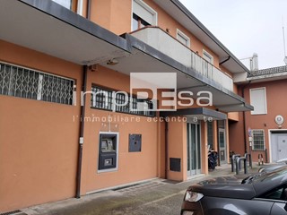 Ufficio in Vendita a Istrana, 212'000€, 369 m²