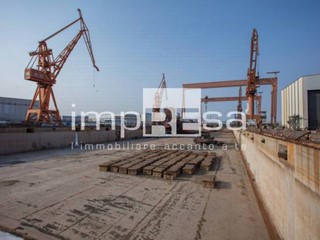 Terreno edificabile in Vendita a Paese, 15600 m²