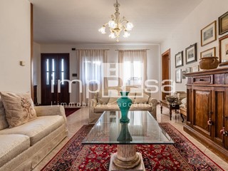 Villa in Vendita a Eraclea, 260'000€, 320 m²