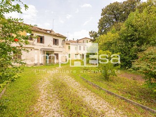 Rustico in Vendita a Breda di Piave, 70'000€, 220 m²