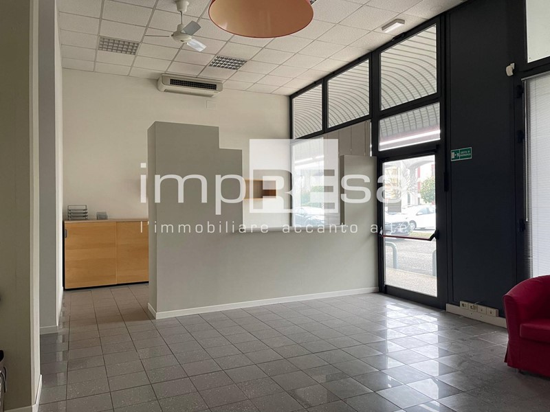 Negozio in Vendita a Quinto di Treviso, 1'600€, 160 m²