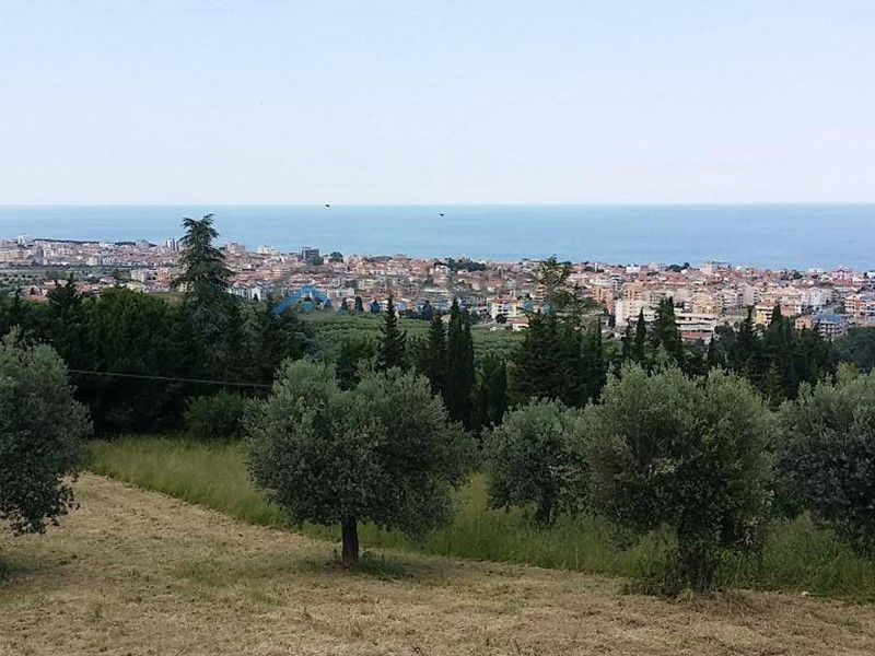 Terreno edificabile in Vendita a Tortoreto, 70'000€, 1200 m²