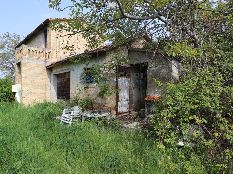Villa in Vendita a Controguerra, 78'000&euro;, 110 m²