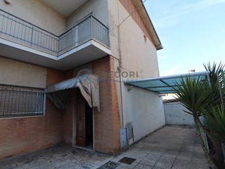 Casa Indipendente in Vendita a Martinsicuro, 440'000€, 540 m²