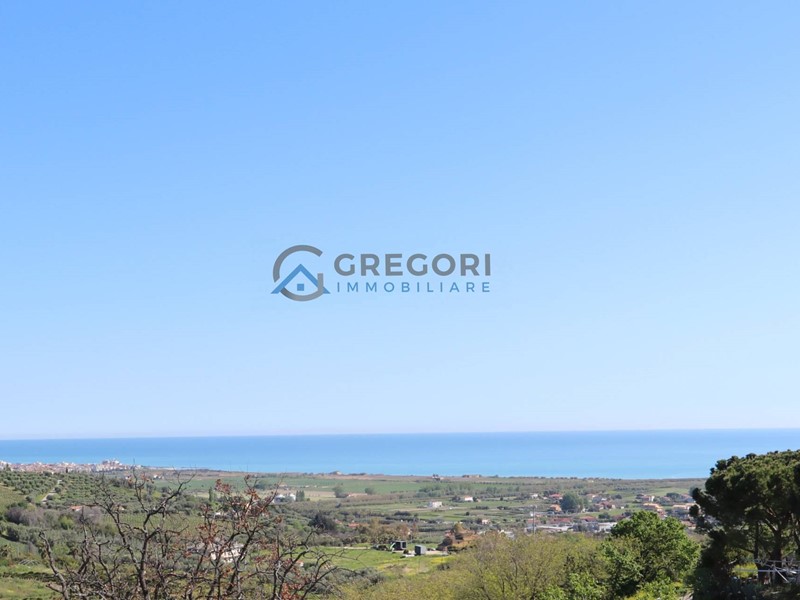 Trilocale in Vendita a Colonnella, 82'000€, 80 m²