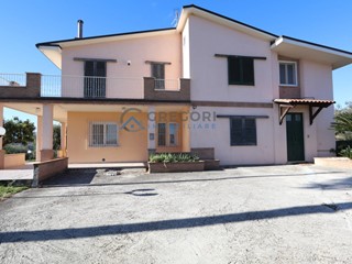 Casa Indipendente in Vendita a Colonnella, 340'000€, 400 m²