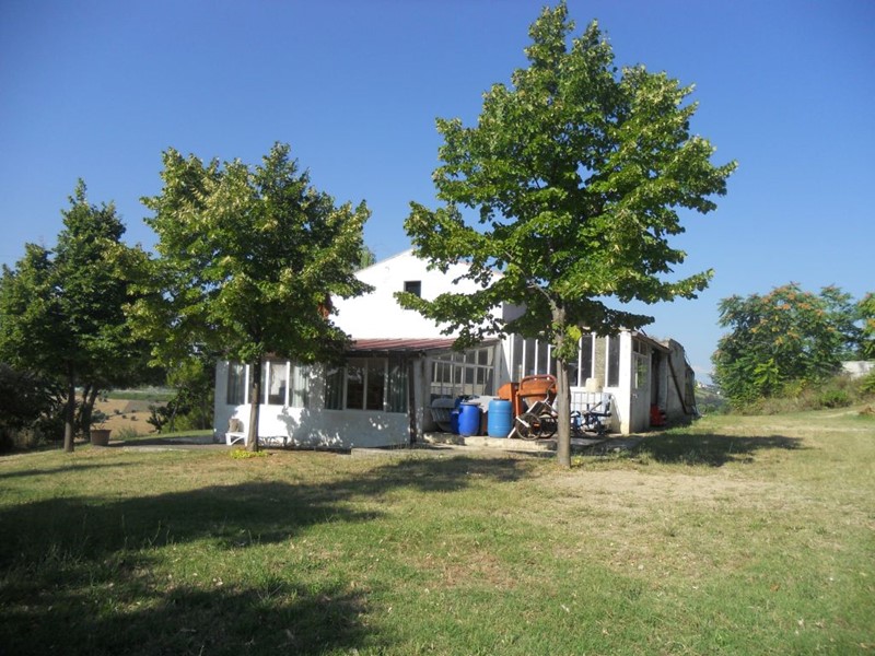 Rustico in Vendita a Monteprandone, 230'000€, 350 m²