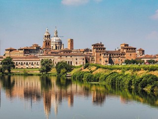 Attività commerciale in Vendita a Mantova, 80'000&euro;, 600 m²