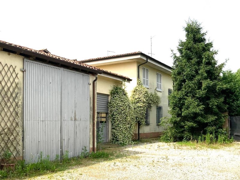 Casa Indipendente in Vendita a Curtatone, 180'000&euro;, 180 m²