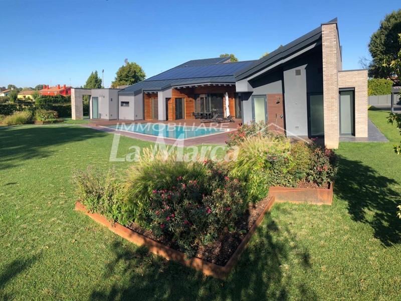 Villa in Vendita a Treviso, 1'400'000€, 400 m²