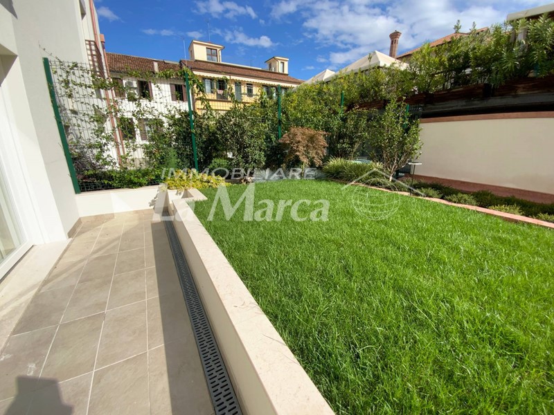 Appartamento in Vendita a Treviso, 720'000€, 160 m²