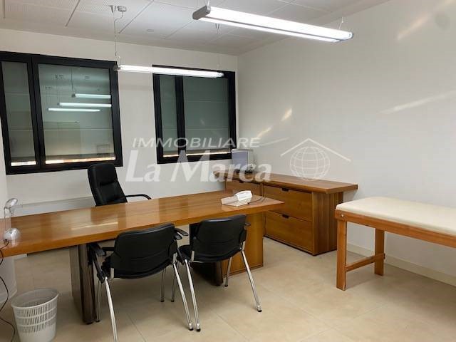 Ufficio in Affitto a Treviso, 750€, 45 m²