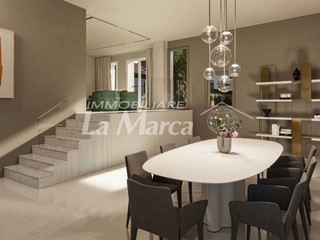 Appartamento in Vendita a Treviso, 232 m²