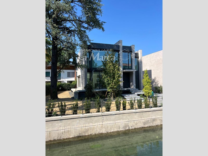 Villa in Vendita a Treviso, 1'550'000€, 280 m²