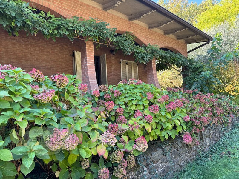 Casa Indipendente in Vendita a Formigine, 650'000€, 484 m²