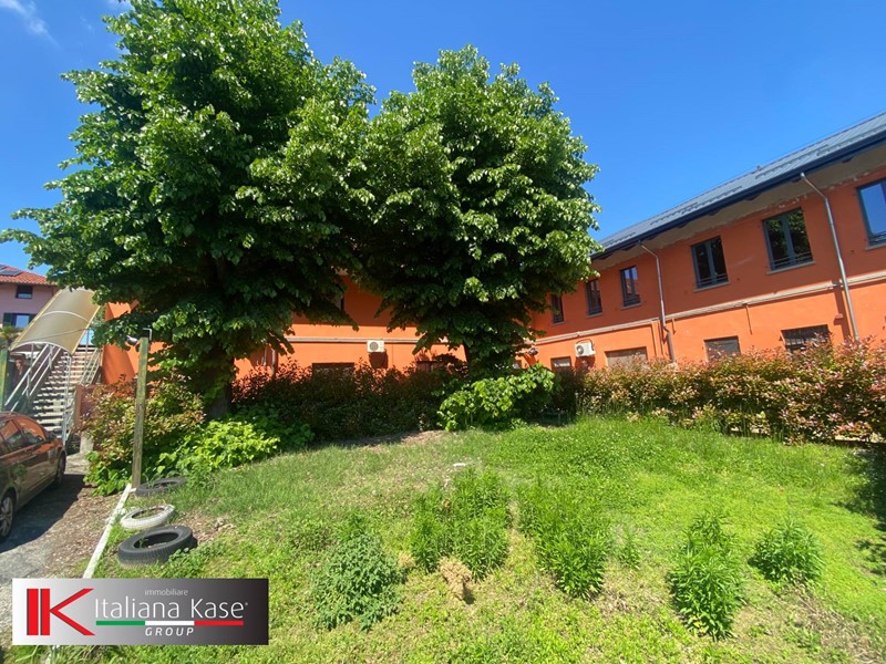 Attività commerciale in Affitto a Caluso, 2'000€, 650 m²