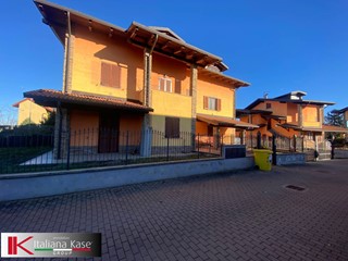 Trilocale in Vendita a Caluso, 145'000€, 130 m²