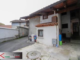 Casa Semi Indipendente in Vendita a Foglizzo, 60'000€, 80 m²