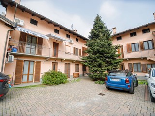 Quadrilocale in Vendita a Montanaro, 129'000€, 140 m²