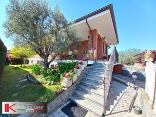 Villa in Vendita a San Giusto Canavese, 289'000€, 200 m²