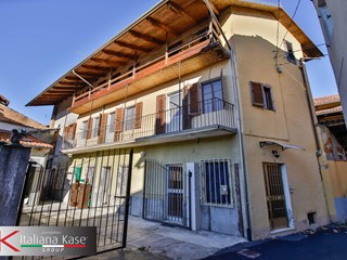 Casa Semi Indipendente in Vendita a Vestignè, 59'000€, 180 m²