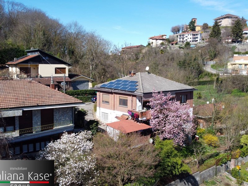 Casa Indipendente in Vendita a Castiglione Torinese, 339'000€, 255 m², con Box