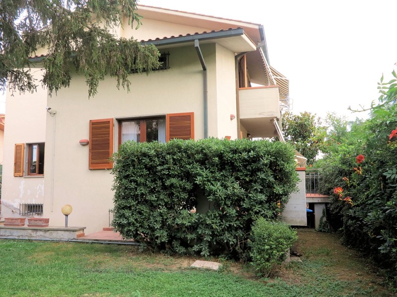 Villa in Vendita a Grosseto, 295'000€, 210 m²