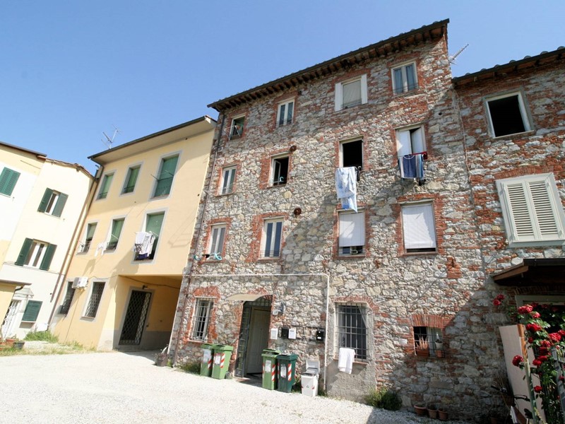 Appartamento in Vendita a Lucca, 255 m²