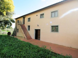 Rustico in Vendita a Lamporecchio, 550'000€, 300 m²
